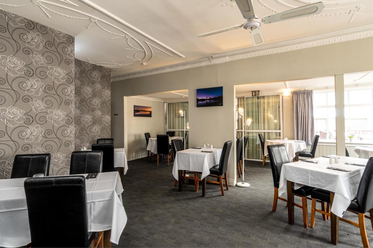 Centennial Court Hotel Alexandra Bagian luar foto