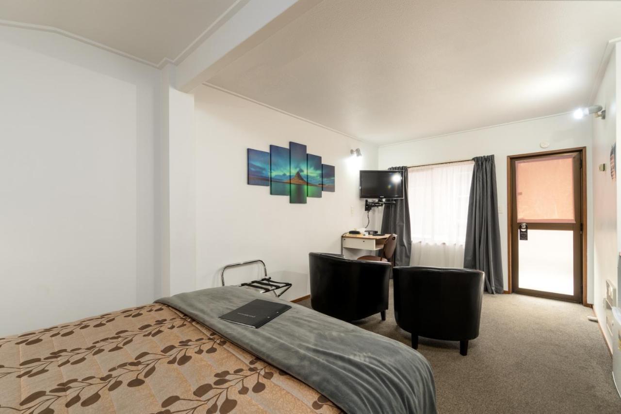 Centennial Court Hotel Alexandra Bagian luar foto