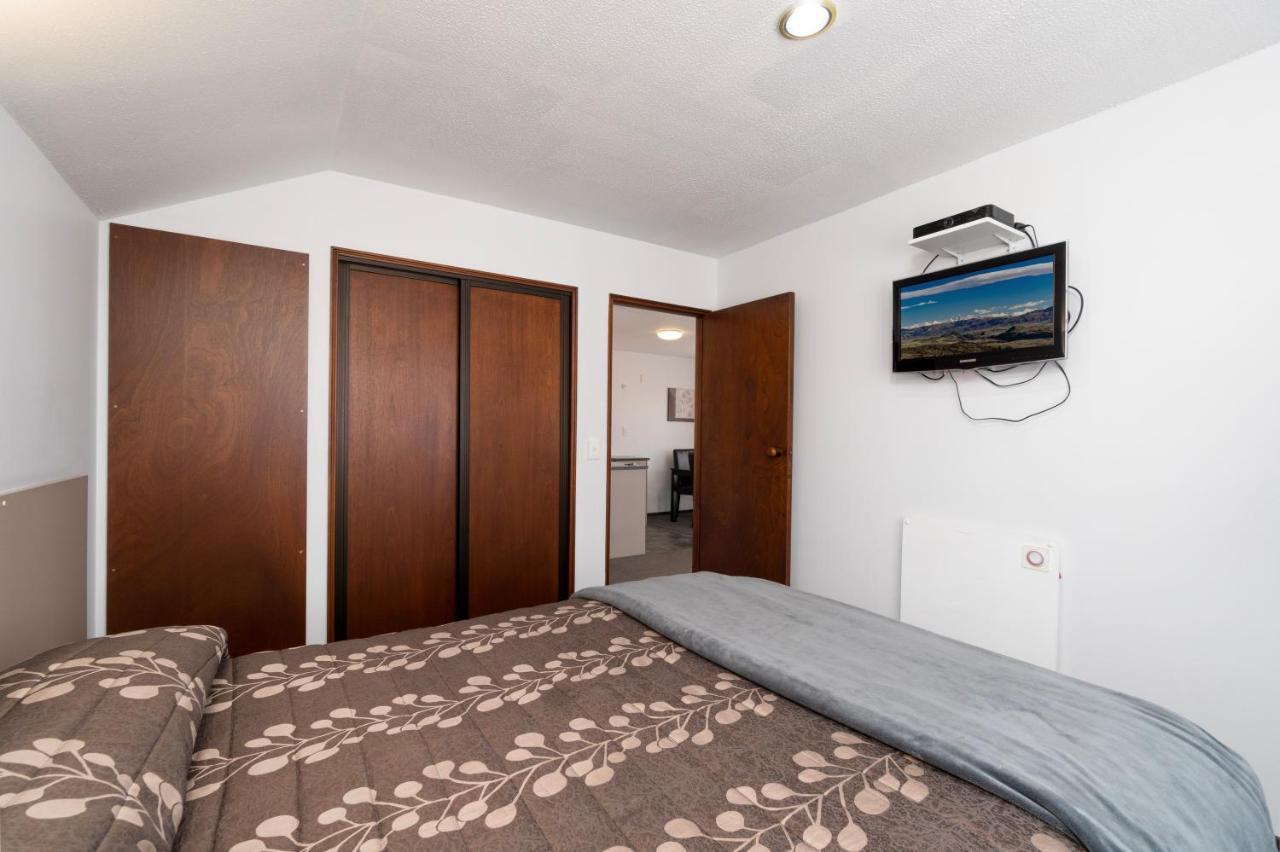 Centennial Court Hotel Alexandra Bagian luar foto